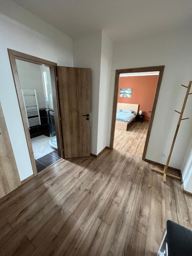 Elegantny Byt V Srdci Mesta Trenčín Екстериор снимка