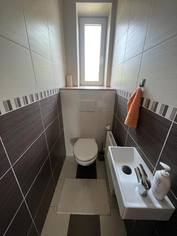 Elegantny Byt V Srdci Mesta Trenčín Екстериор снимка